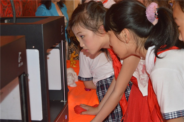 嘉一科技情系留守儿童 爱心捐赠3D打印机